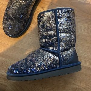 Sparkley blue uggs